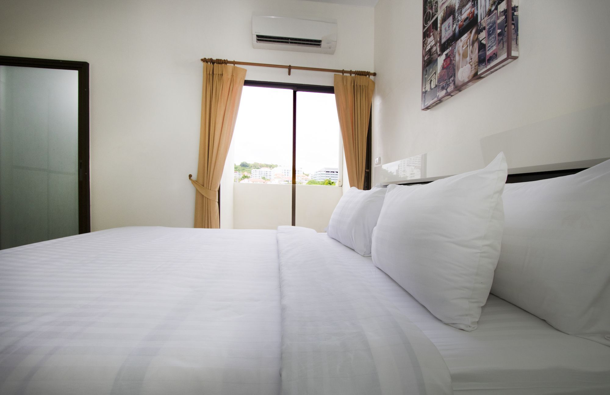 Corrib Village South Beach Pattaya Eksteriør bilde