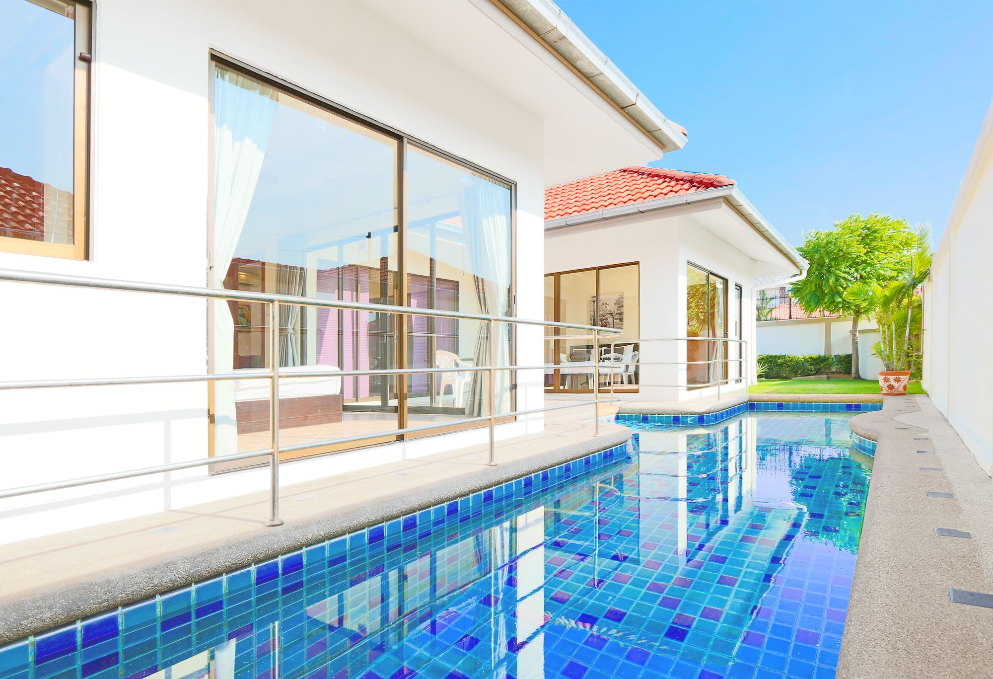 Corrib Village South Beach Pattaya Eksteriør bilde